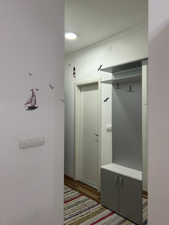 Adam'S Apartment 2 Кладово Екстериор снимка