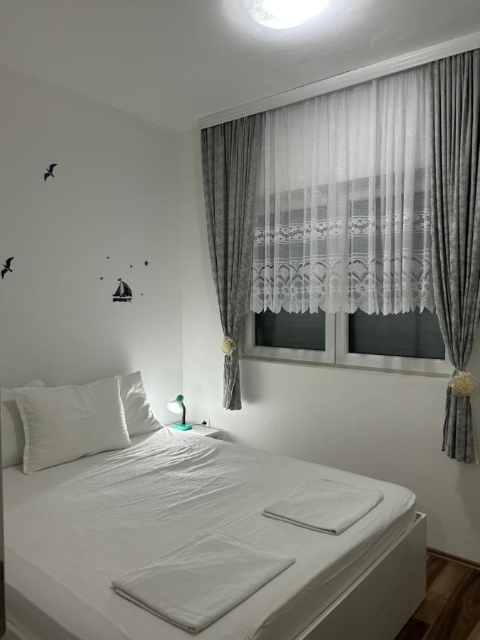 Adam'S Apartment 2 Кладово Екстериор снимка