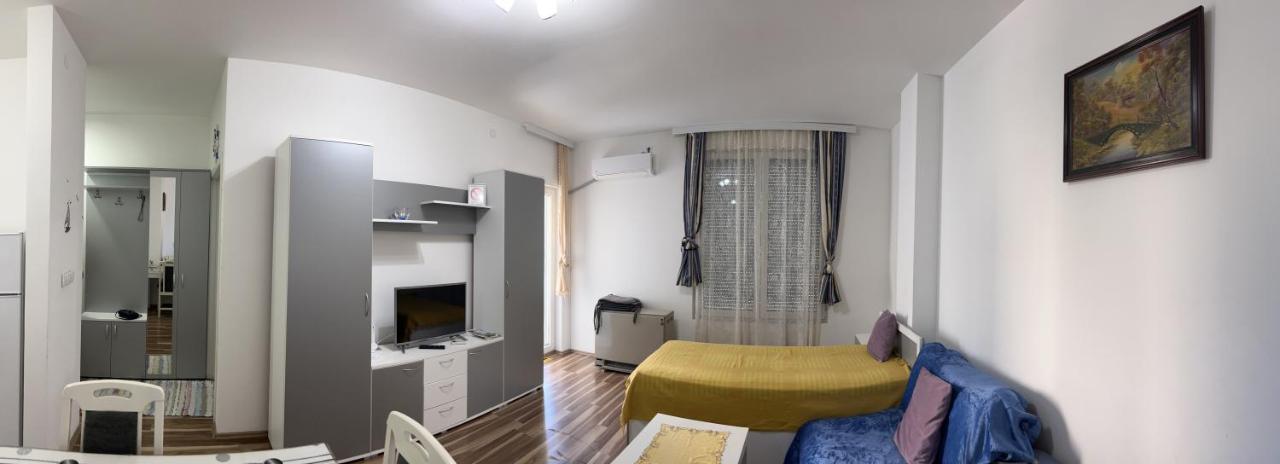Adam'S Apartment 2 Кладово Екстериор снимка
